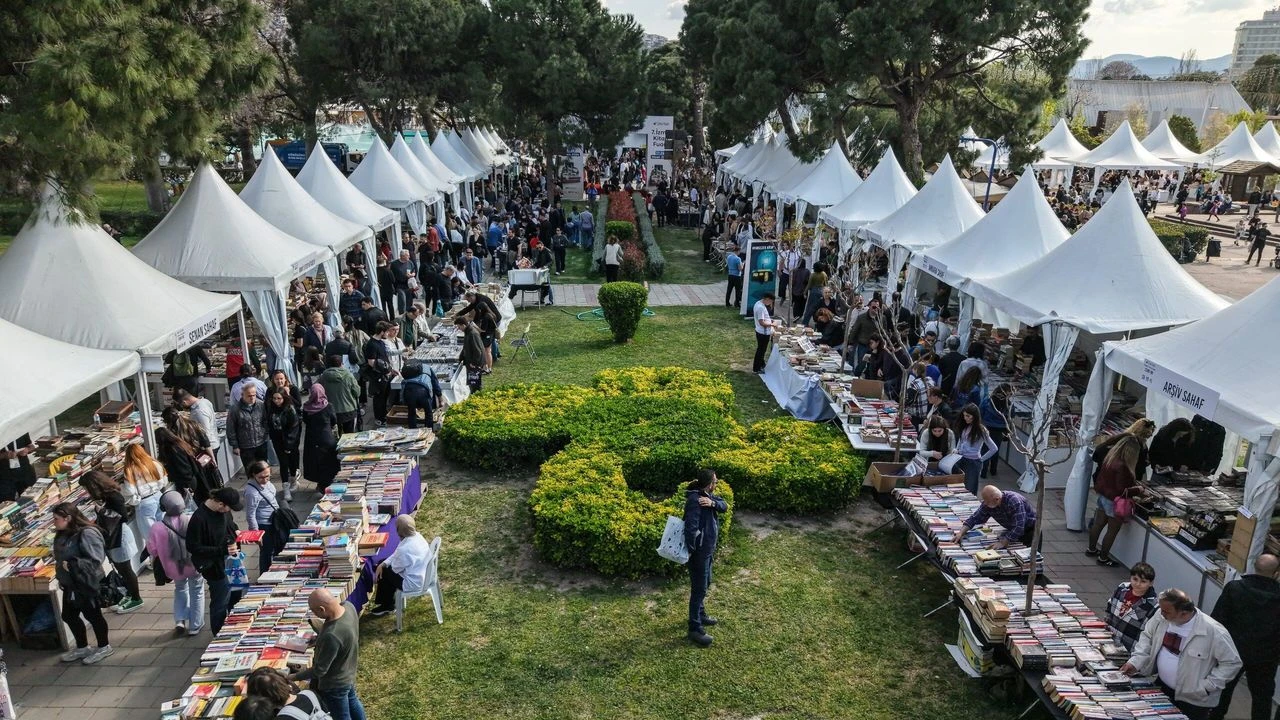 izkitap-8-izmir-kitap-fuari-icin-geri-sayim-2